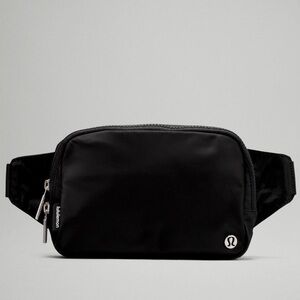 Lululemon Large Black Everywhere Belt Bag 2L NWT